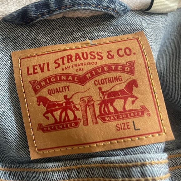 Levi’s cropped denim jacket - Picture 4 of 4